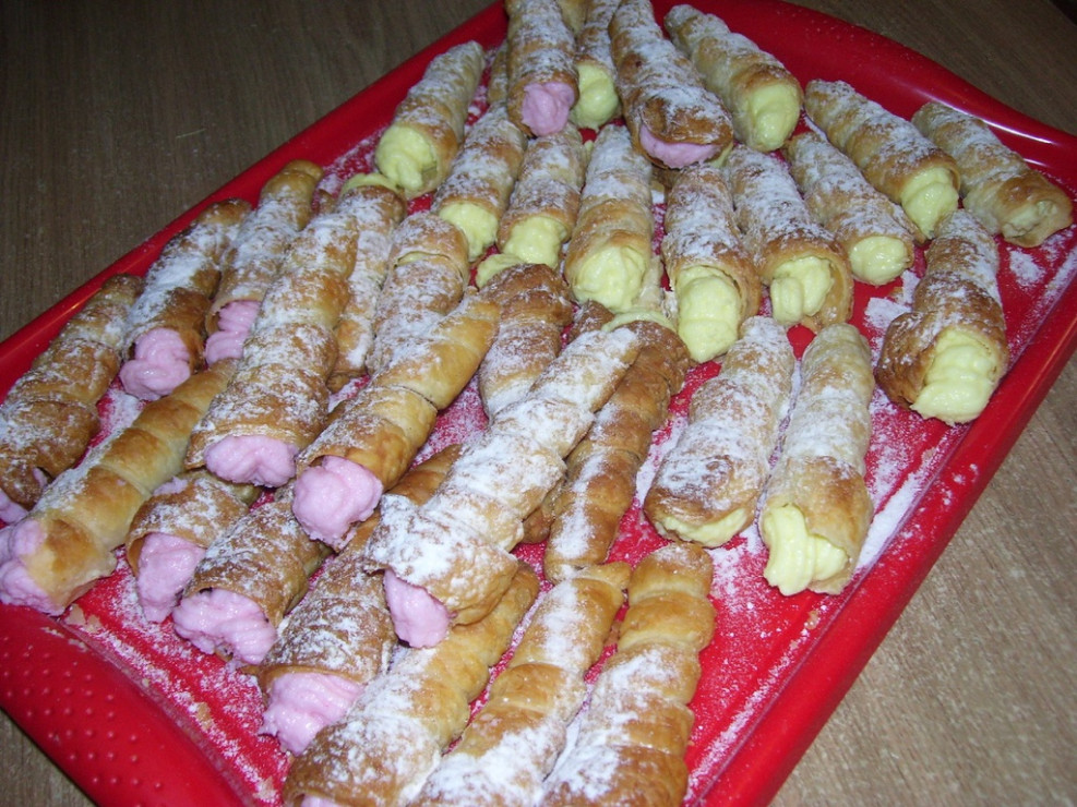 Rurki z krem cytrynowym i truskawkowym