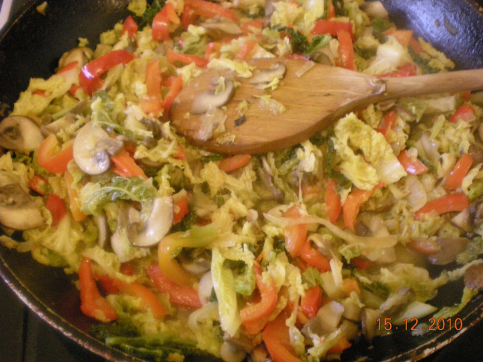 Kapusta duszona z warzywami