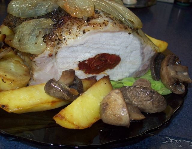 Schab z suszonymi pomidorami