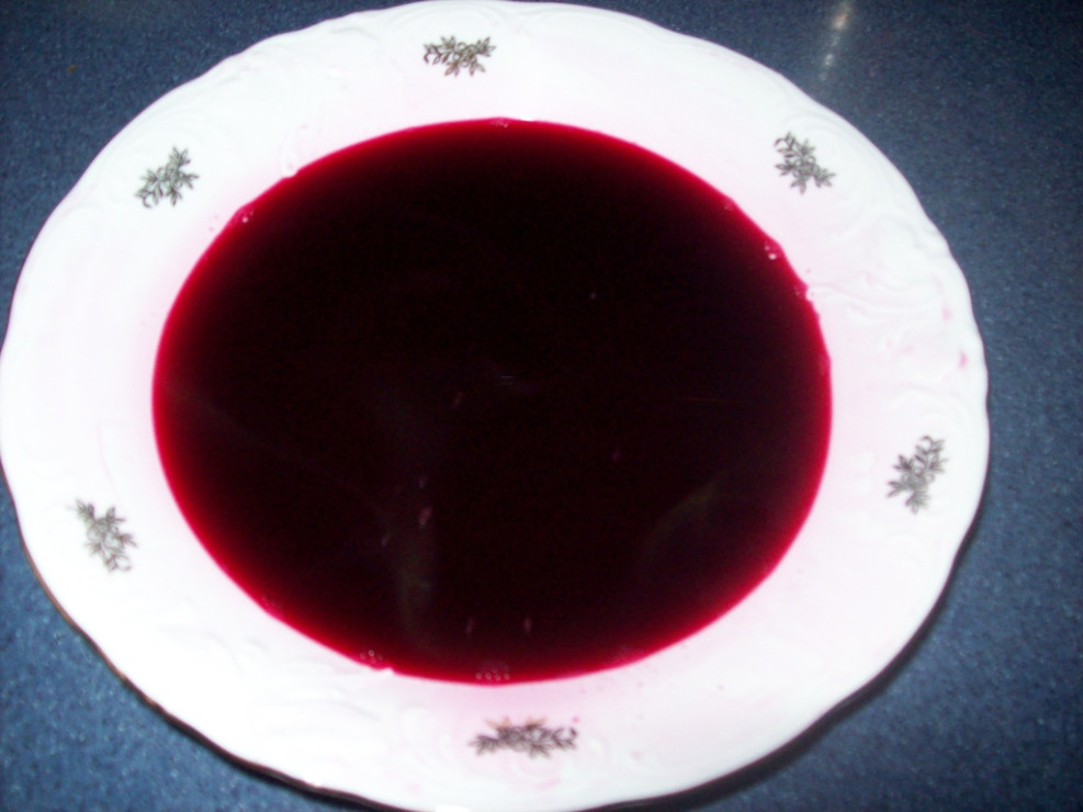 Barszcz czerwony z grzybami