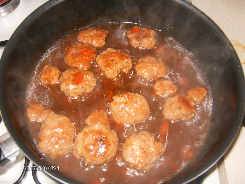 kulki_miesne_w_sosie_pieczeniowym