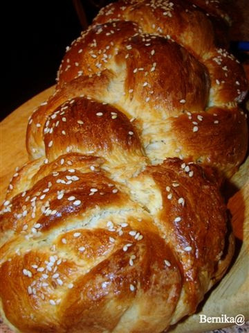 Maślana chałka "poszóstnie" pleciona