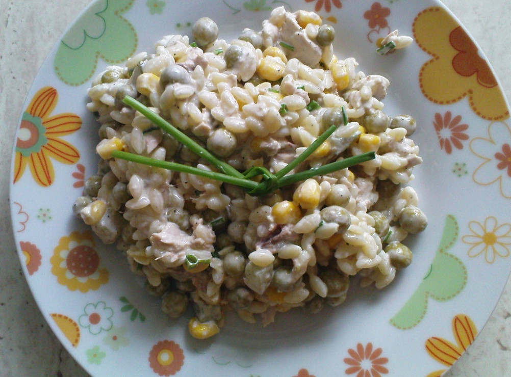 salatka_z_tunczyka_z_makaronem_ryzowym