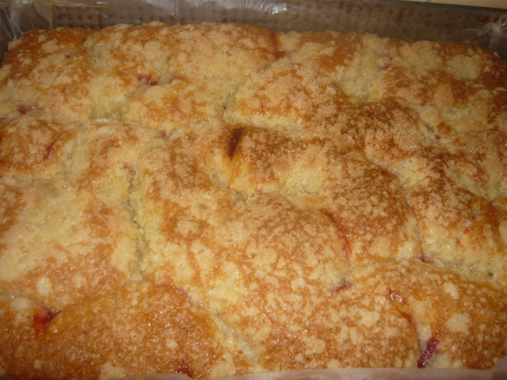 szybkie_ciasto_z_dzemem_i_kruszonka