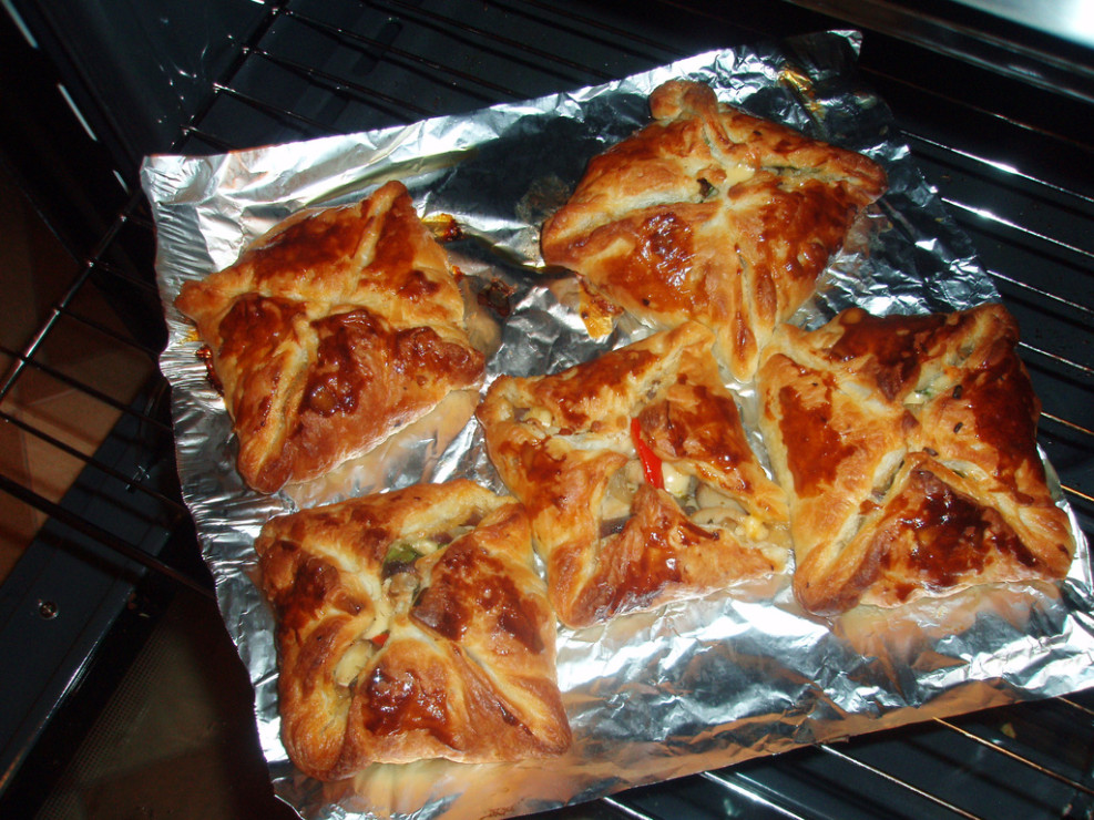 kieszonki_z_ciasta_francuskiego_faszerowane