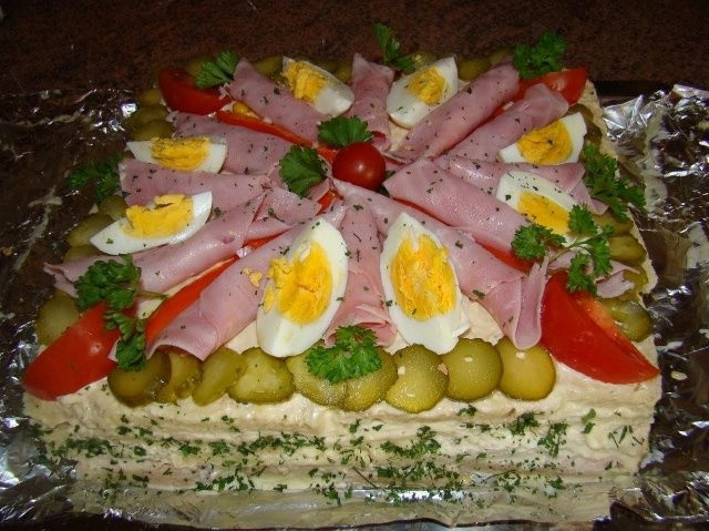 Szwedzki tort kanapkowy