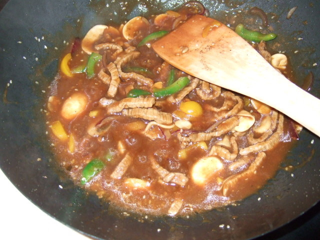 sezamowe_chow_main_z_wolowina_chupi