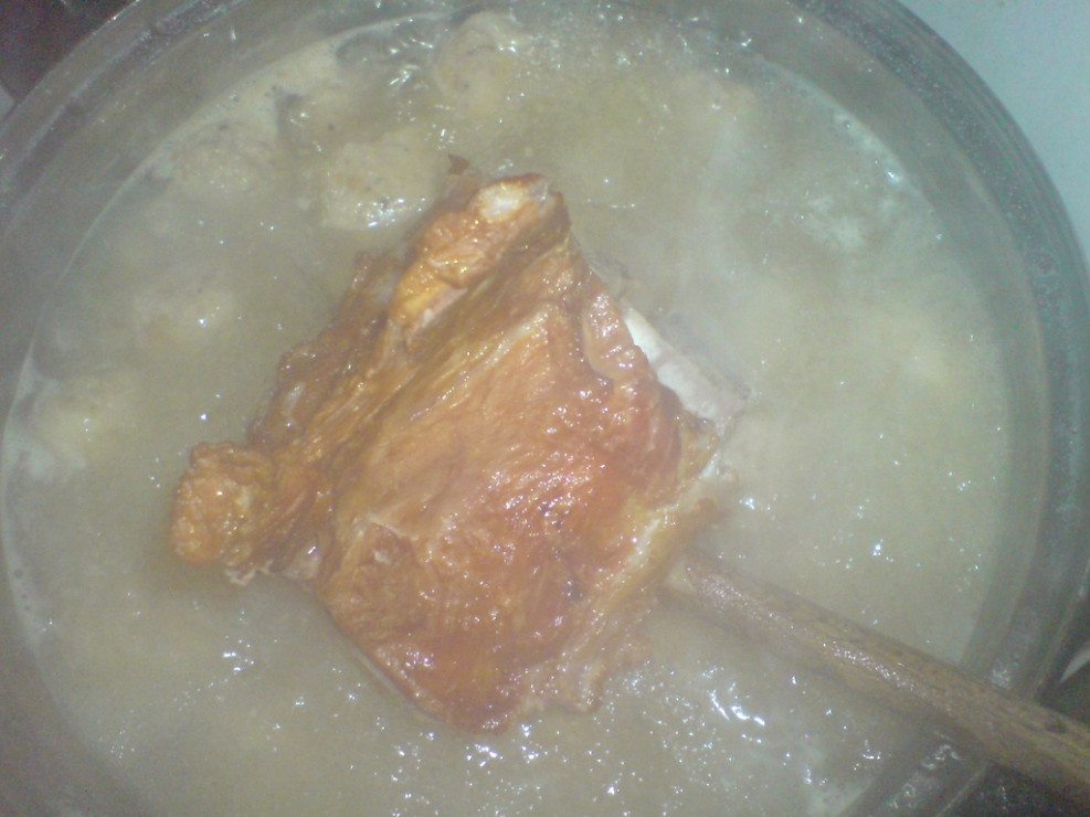 zupa_emmentalerowo_smietankowa_z_pulpecikami_i_makaronem