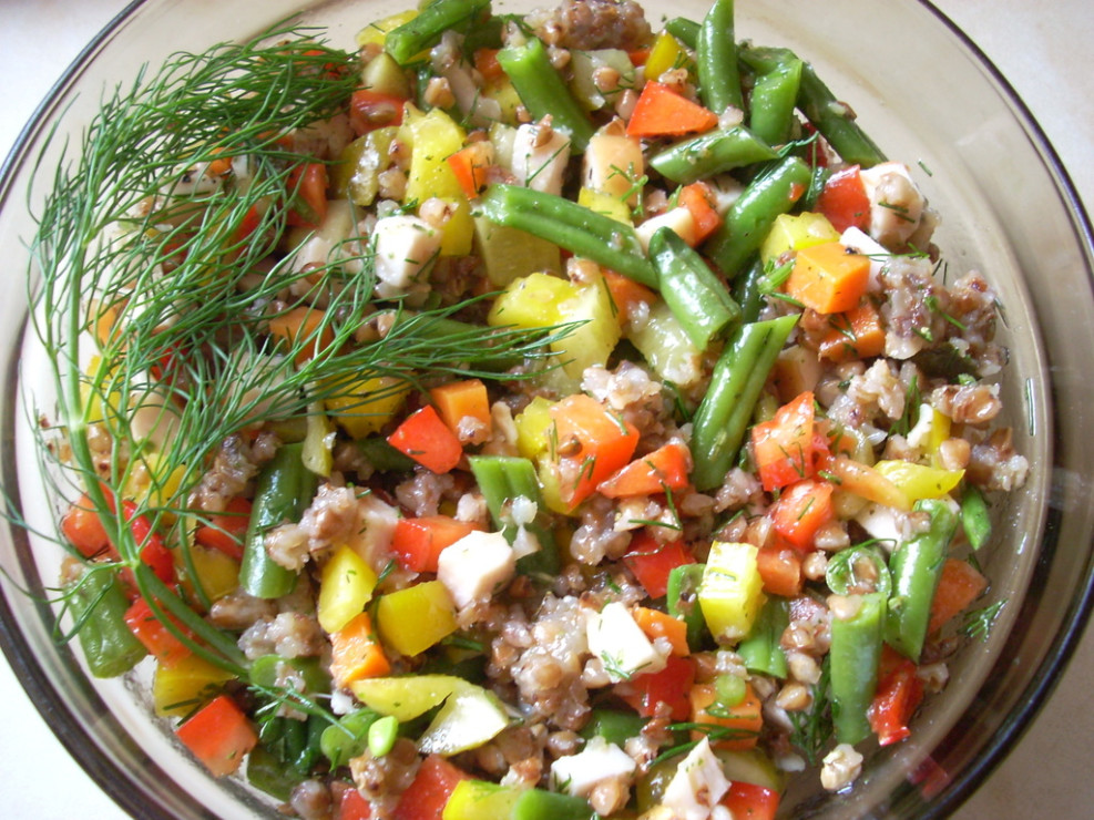 salatka_z_kasza_i_papryka