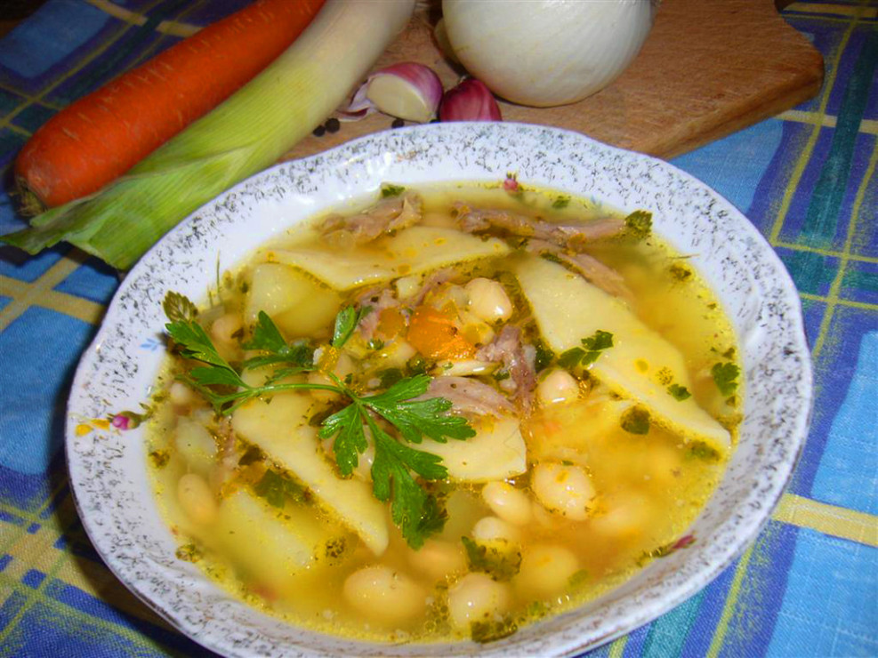 Zupa fasolowa z łazankami wg przepisu mojej babci