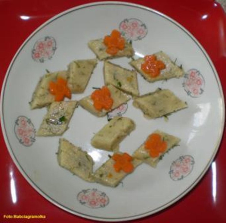 Kostka z kaszy manny do rosołu :