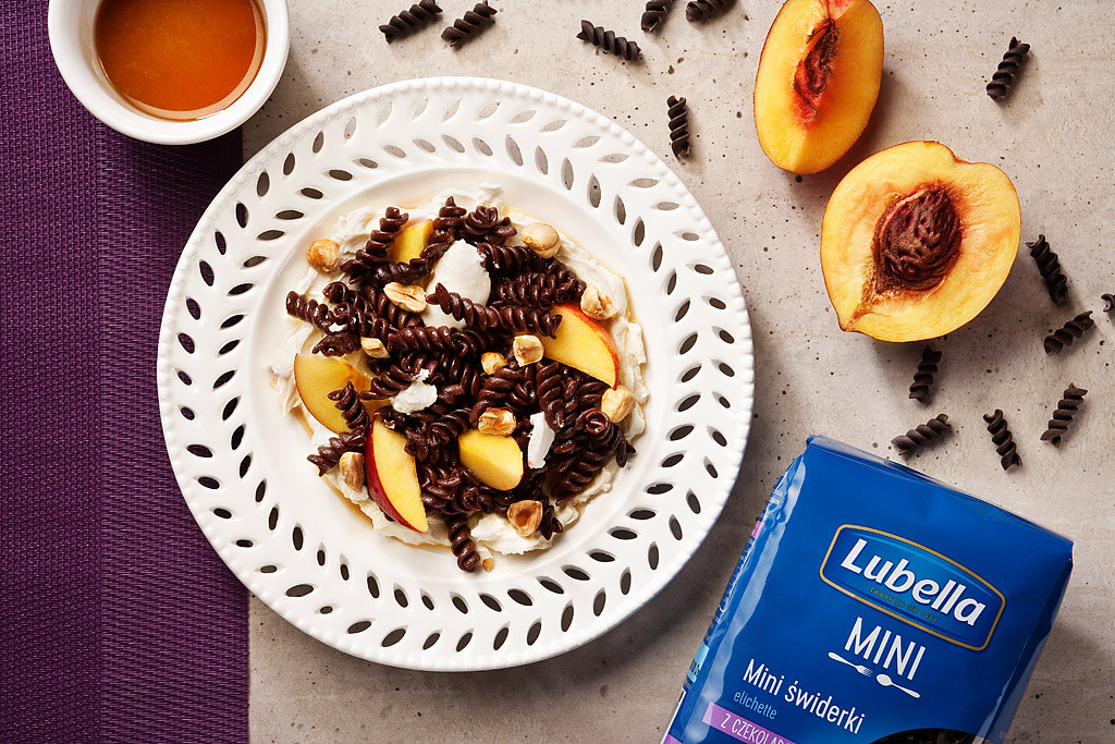 Mini Świderki Czekoladowe z musem mascarpone, nektarynką i syropem klonowym