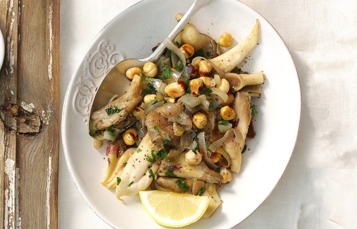 Boczniaki z orzechami