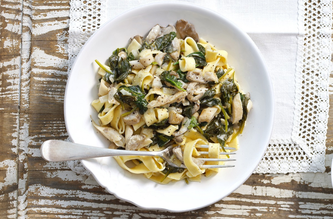 Makaron z boczniakami
