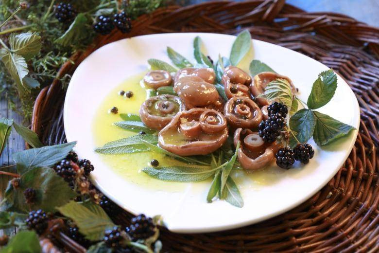 Rydze w maśle z czosnkiem