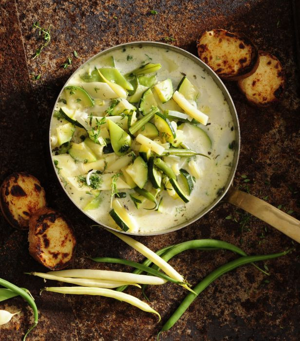 Zupa z fasolki szparagowej i cukinii