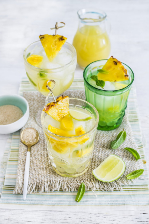 Mojito ananasowo-kokosowe bez alkoholu