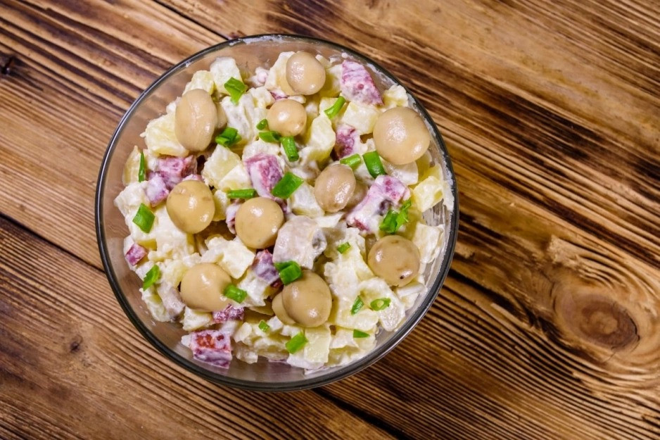 Sałatka z pieczarkami i jajkiem