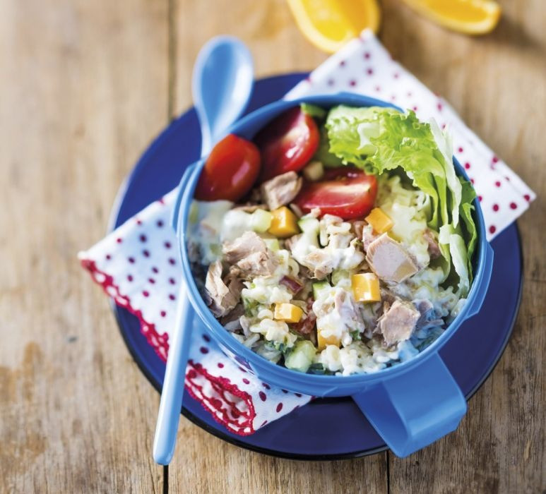 Sałatka z tuńczykiem i ryżem
