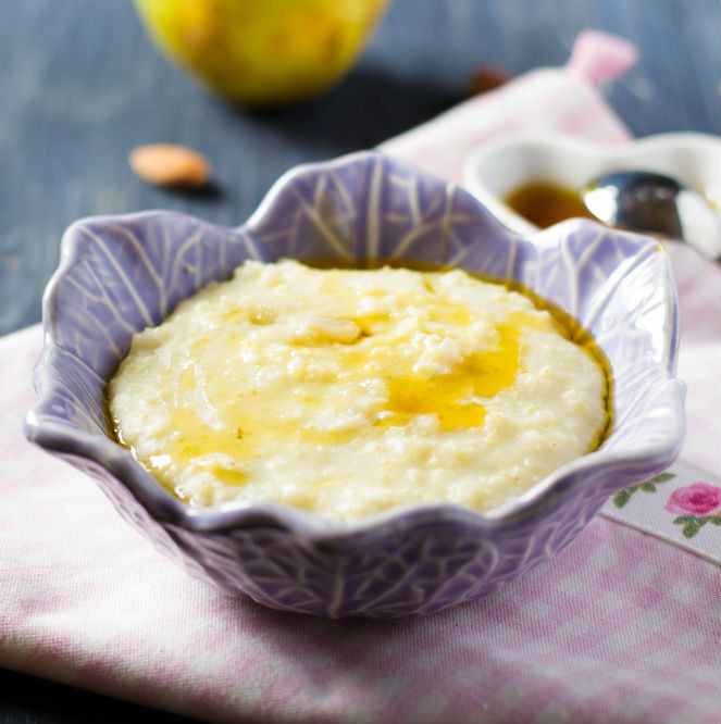 Jaglanka z gruszką i syropem klonowym