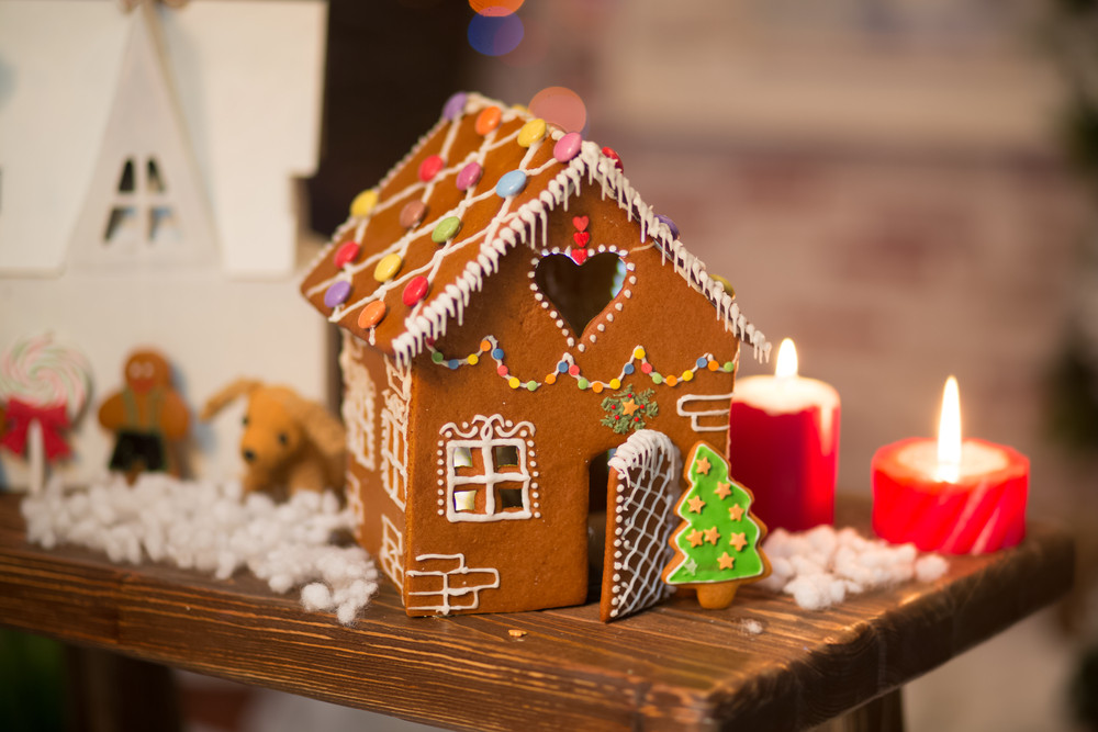 Kolorowy piernikowy domek