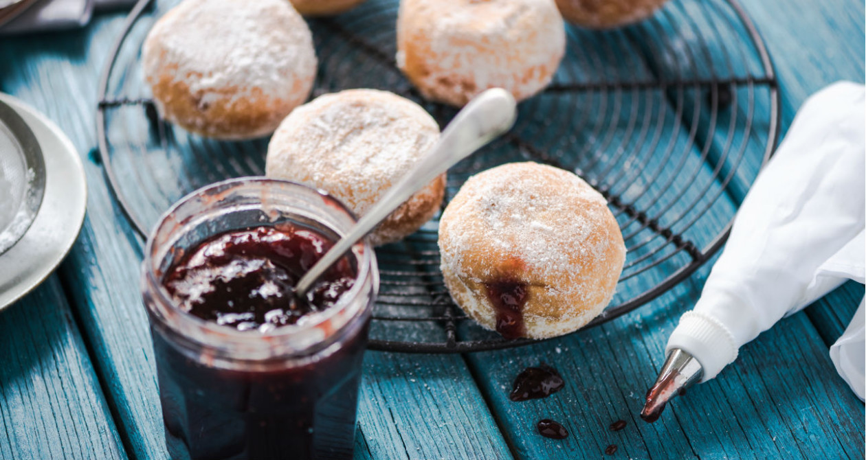 Nadziej usmażone pączki szprycą