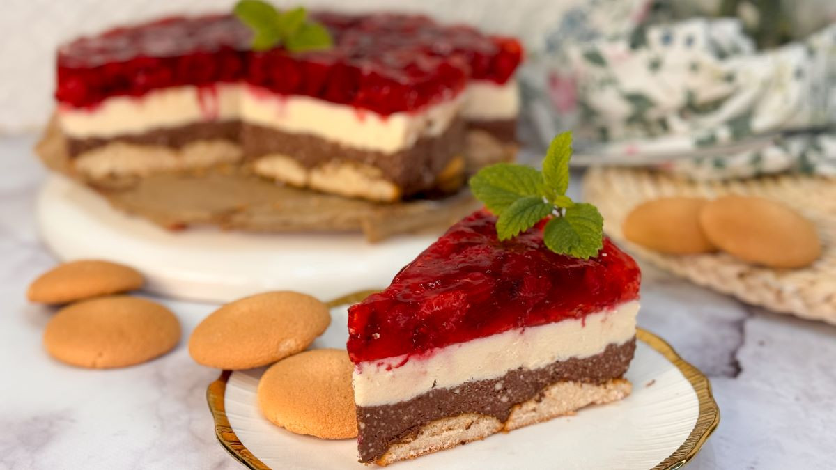 ciasto melba z galaretką malinową