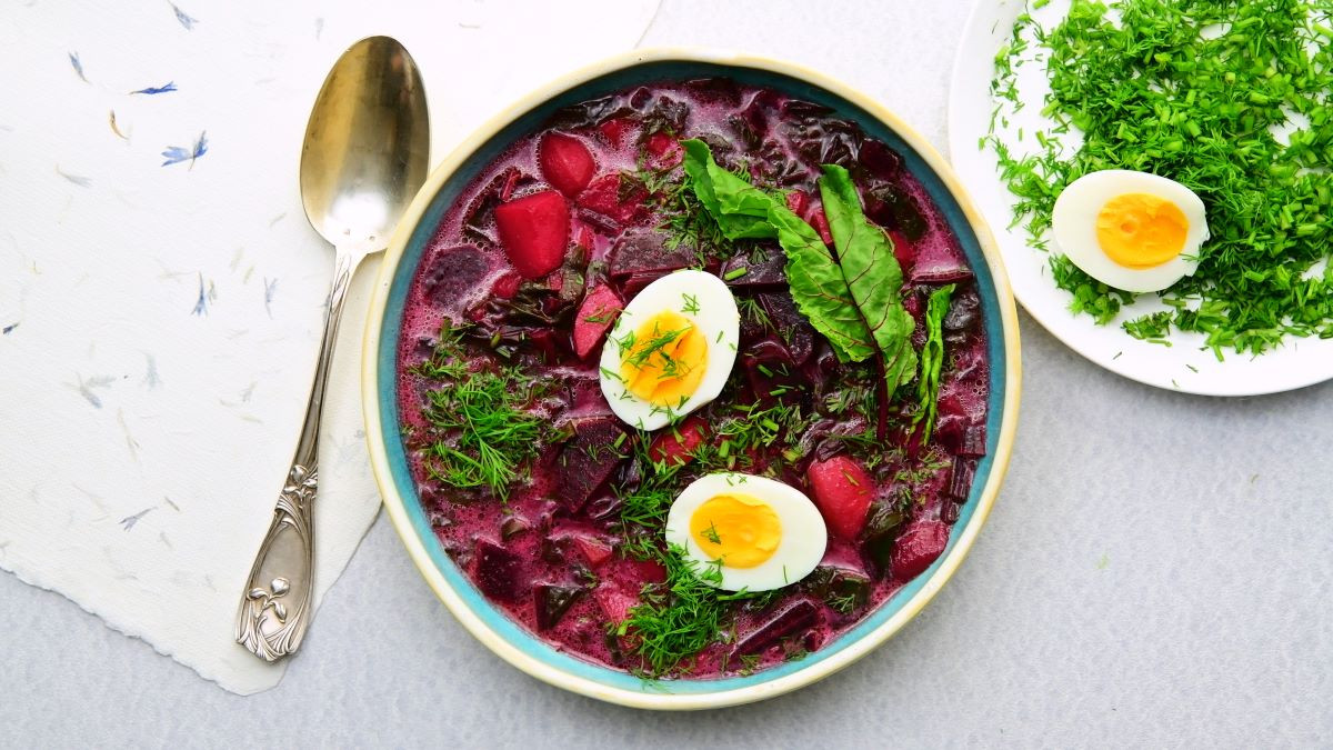 zupa botwinka z koperkiem i jajkiem