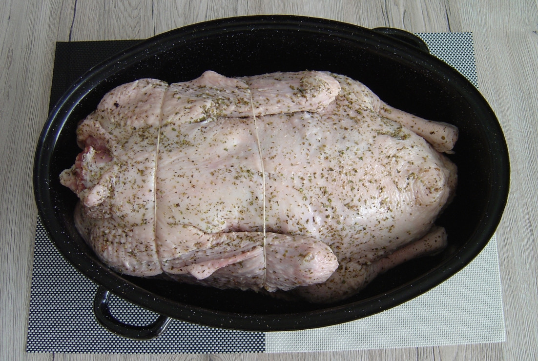 h003 01. Ges Pieczona z Zurawina i Jablkami