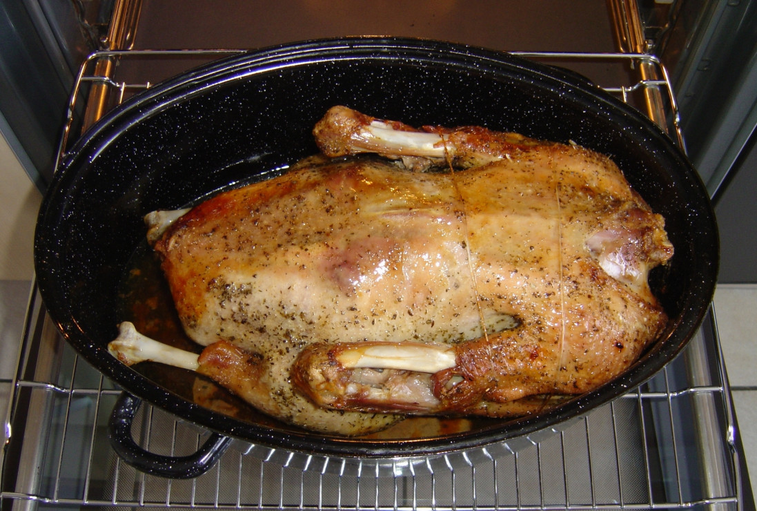 h003 02. Ges Pieczona z Zurawina i Jablkami