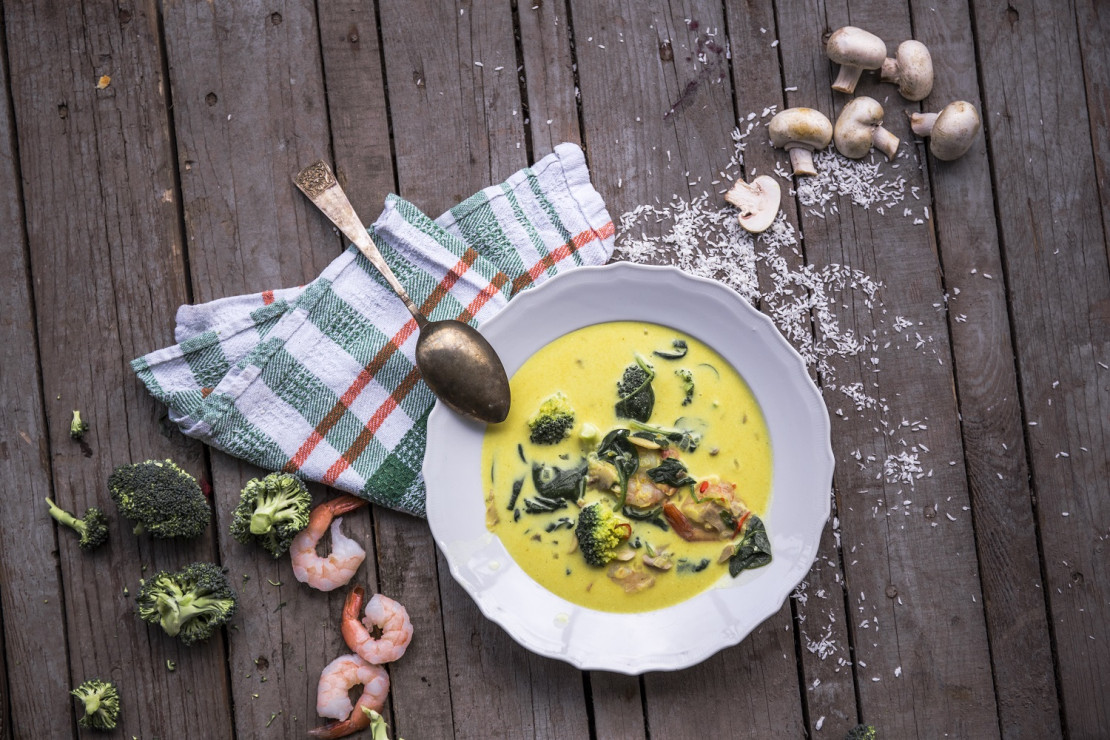 Zupa kokosowa z krewetkami