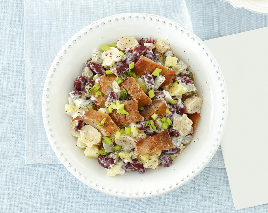 Sałatka śledziowa z czerwoną fasolą