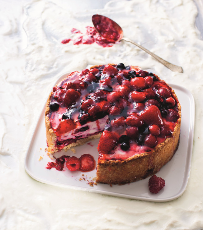 Lekki tort z owocami i galaretką