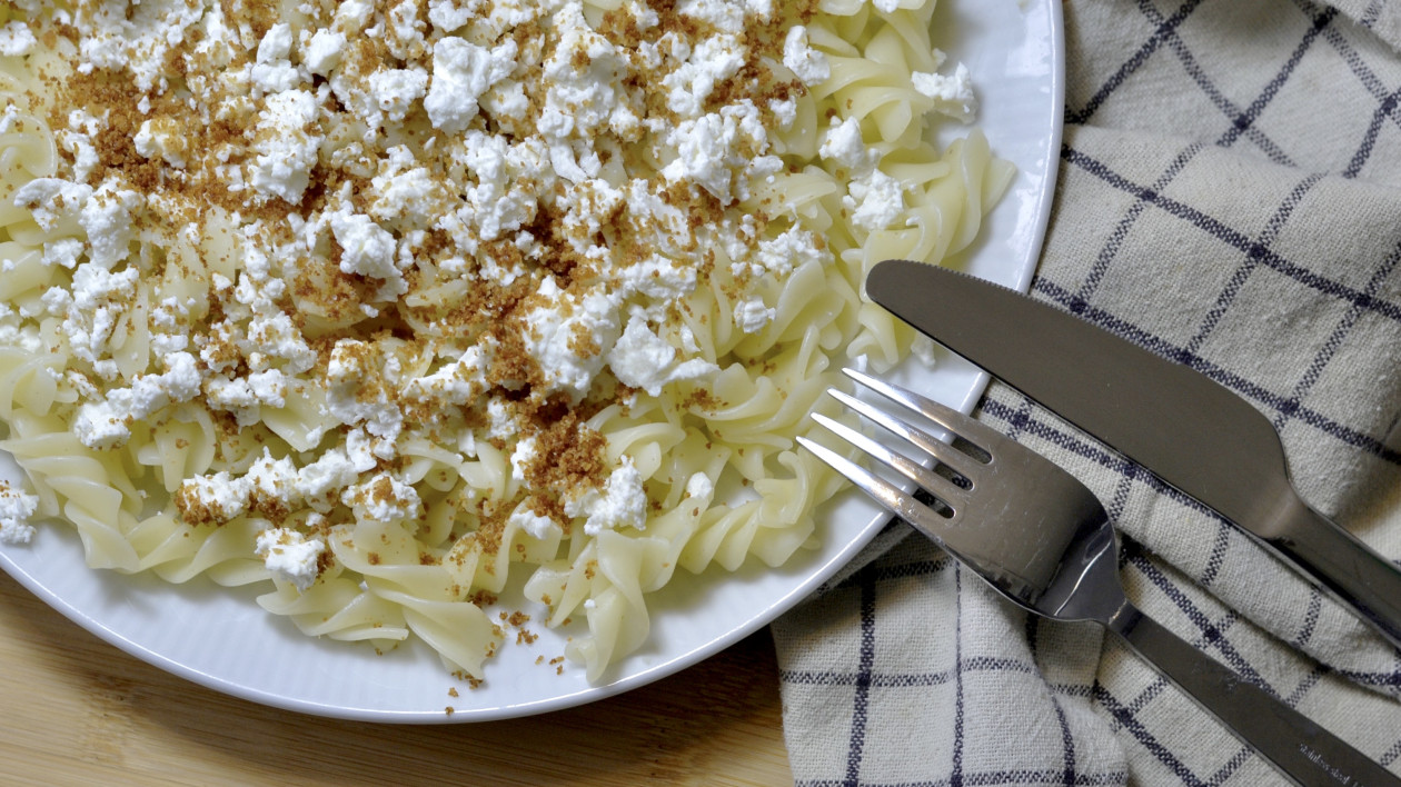 Makaron z serem białym