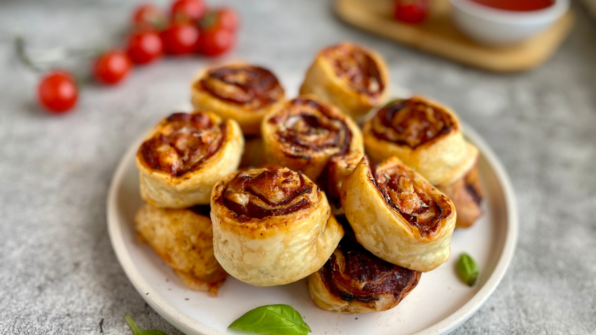 pizzerinki z ciasta francuskiego