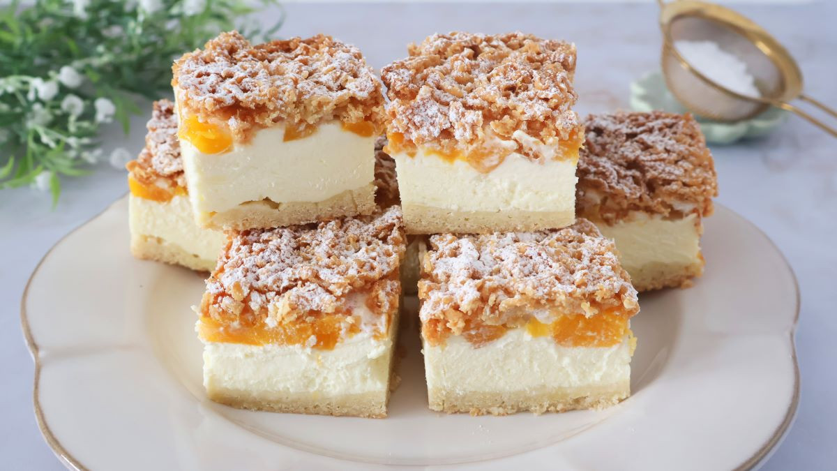 sernik z brzoskwiniami