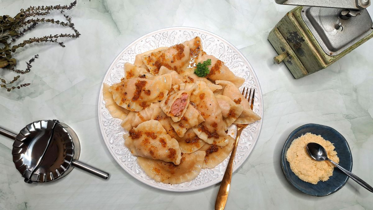 pierogi z białej kiełbasy