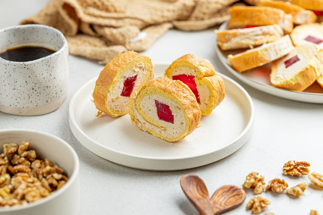 rolada orzechowa z oczkiem