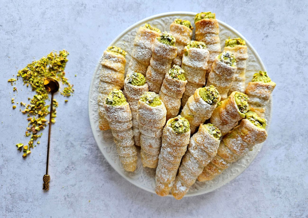 rurki z kremem pistacjowym