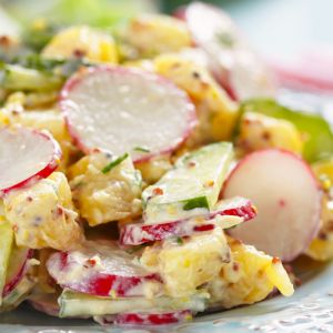 sałatka z młodych ziemniaków