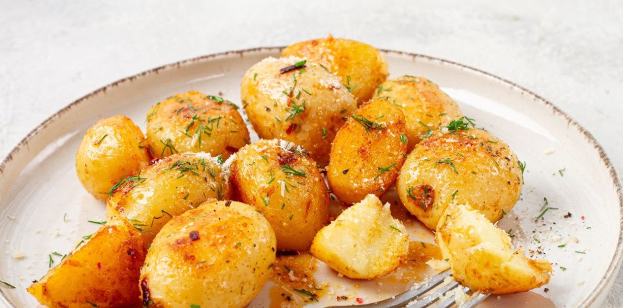 ziemniaki-pieczone-w-soli