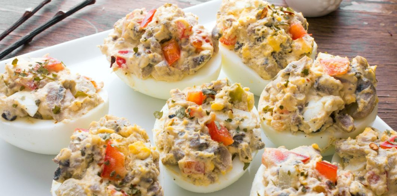 Jajka faszerowane pieczarkami podkręcam 1 dodatkiem