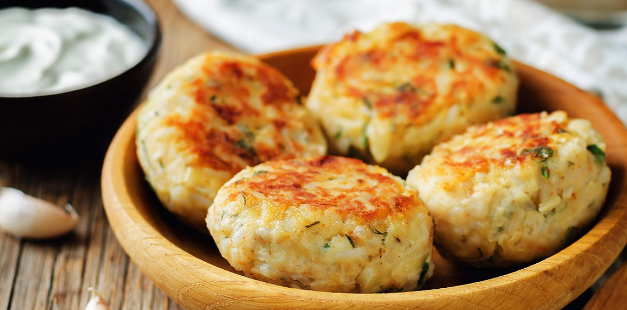 Szybkie kotlety z młodej kapusty