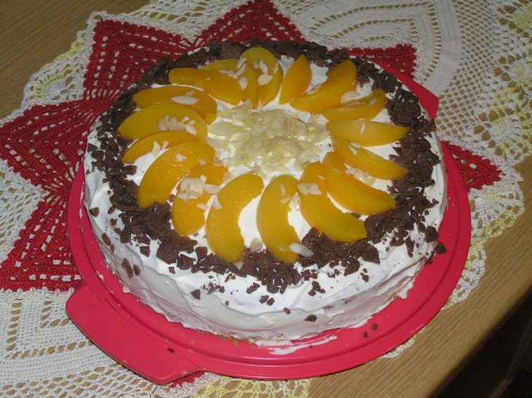 Tort Smietanowy Z Brzoskwiniami Przepis Na Tort Smietanowy Z