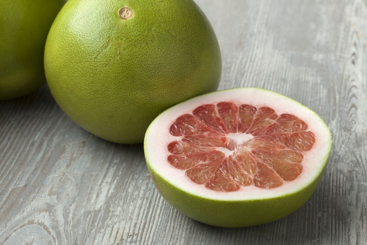 Pomelo wyjątkowy owoc w kuchni Mojegotowanie.pl