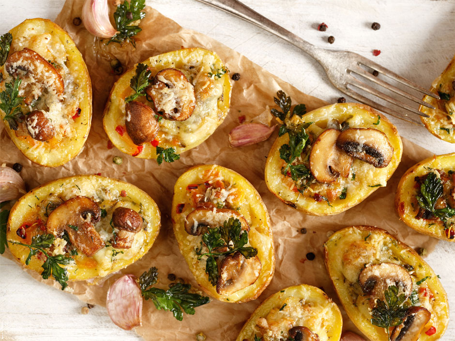 Pieczone ziemniaki w mundurkach z piekarnika - Przepis na Pieczone